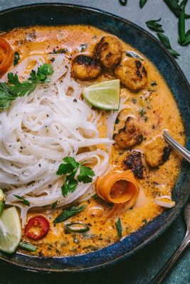  Khao Soi: Zupa curry z makaronem i aromatycznym sosem kokosowym, idealna na każdą porę roku!