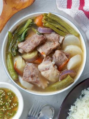  Sinigang na Baboy! A Tangy and Savory Broth for Your Soul